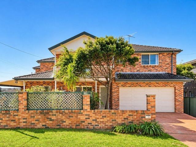 MUST BE SOLD | 301.5m2 | SPACIOUS 3 BEDROOM DUPLEX