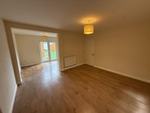 Must See! Newly Decorated Three Bedroom House to Let Harrow Weald HA3 £2300 PCM