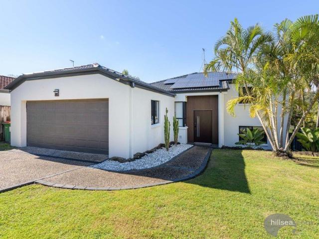 MUST SELL SMART, STYLISH & DESIGNED FOR EFFORTLESS FAMILY LIVING