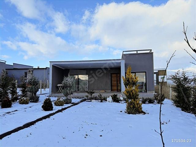 MUSTAFA HANEFİOĞLUNDA SATILIK YATIRIMLIK 90M2 BAHÇE EVİ