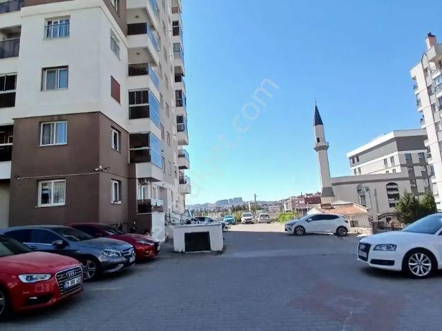 Mustafa Kemal Mahallesi'nde Nezih Sitede Masrafsız Kiralık 3+1