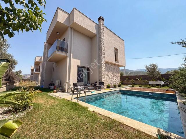Müstakil 4+1 Havuzlu Villa