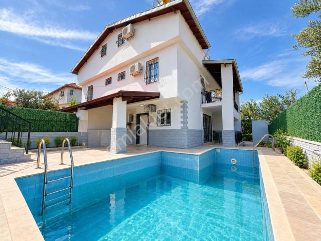 Müstakil 4+1 Özel Havuzlu Satılık Villa