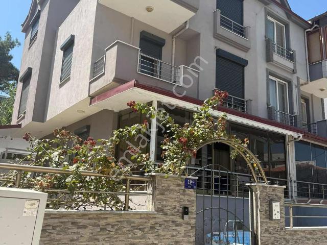 Müstakil 5+1 Kısmi Eşyalı Villa