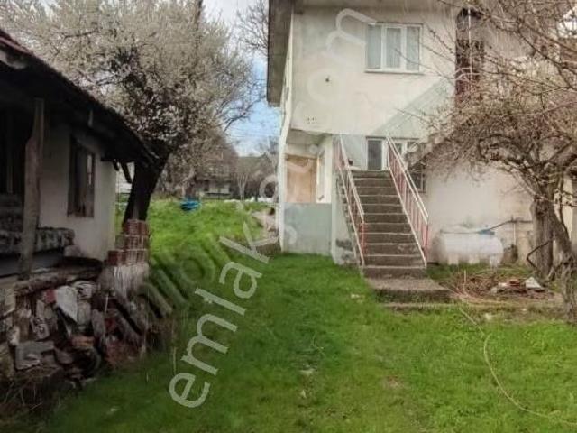 Müstakil 2 Katlı Köy Evi Ve Arsası