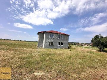 Müstakil Tadında Villa, 4+2 Dubleks, 3.800 M2, Etrafı Çevrili