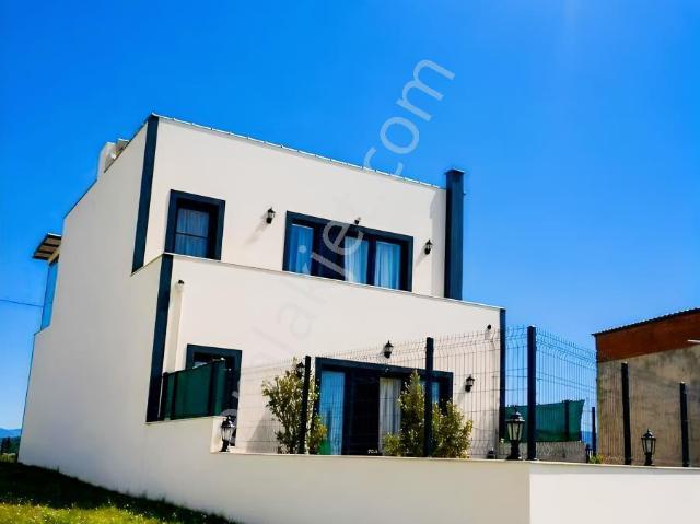 Müstakil Villa Deniz Ve Kazdağları Manzaralı