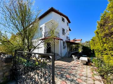 Müstakil Büyük Bahceli Villa