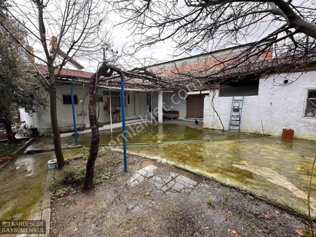 Müstakil Ev Köy Merkezine Yürüme Mesafesinde 1038 M² Arsa