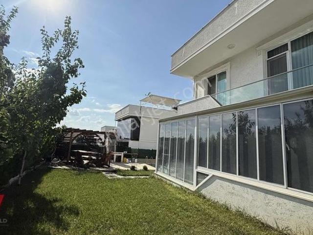 Müstakil Havuzlu Ve Eşsiz Deniz Manzaralı Satılık Villa