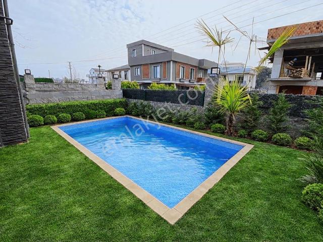 Ön Cephe Müstakil Havuzlu Villa