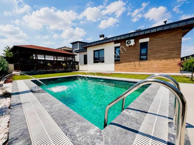 Müstakil Havuzlu | Yatay Mimari | Özel Tasarımlı 4+1 Villa