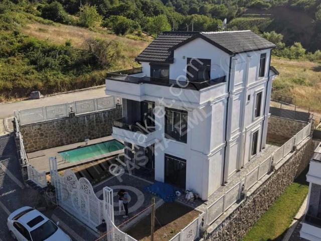Müstakil Havuzlu 5+1 Lüks Villa Kısa Süreliğine.