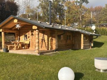 MUSTERHAUS Skihütte Wochenendhaus Gartenlaube Vollholzstämme, Handarbeit