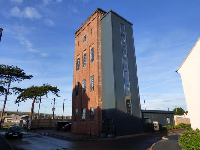 Mustoe Road, Bristol BS16 2 bed maisonette to rent £1,550 pcm £358 pw