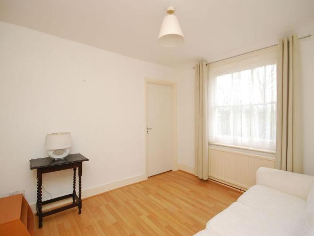 Muswell Avenue, Muswell Hill, London. 1 bed flat to rent £1,595 pcm £368 pw