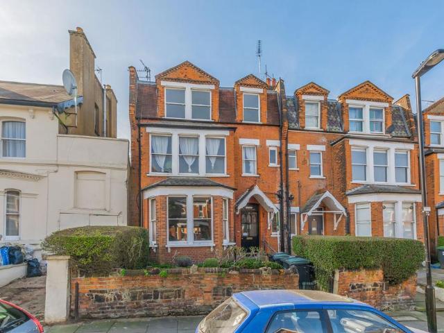 Muswell Avenue, Muswell Hill, London. 2 bed flat to rent £1,950 pcm £450 pw