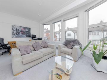 Muswell Hill Broadway, London N10, 2 bed flat to rent, £2,200 pcm | PrimeLocation