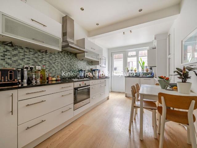 Muswell Hill, London N10, 2 bed flat to rent, £2,100 pcm | PrimeLocation