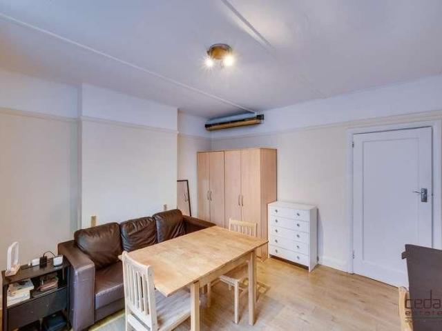 Muswell Hill, Muswell Hill, N10