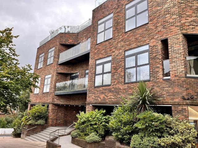 Muswell Hill, Muswell Hill, London 2 bed apartment to rent £3,120 pcm £720 pw