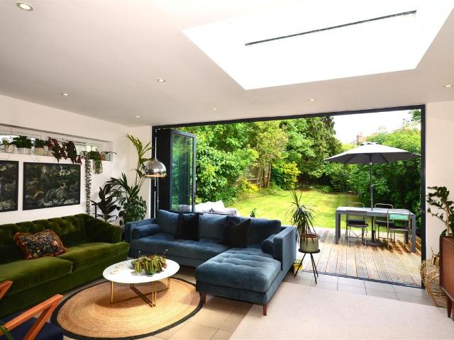 Muswell Hill Road, London N10, 2 bed flat to rent, £3,600 pcm | PrimeLocation