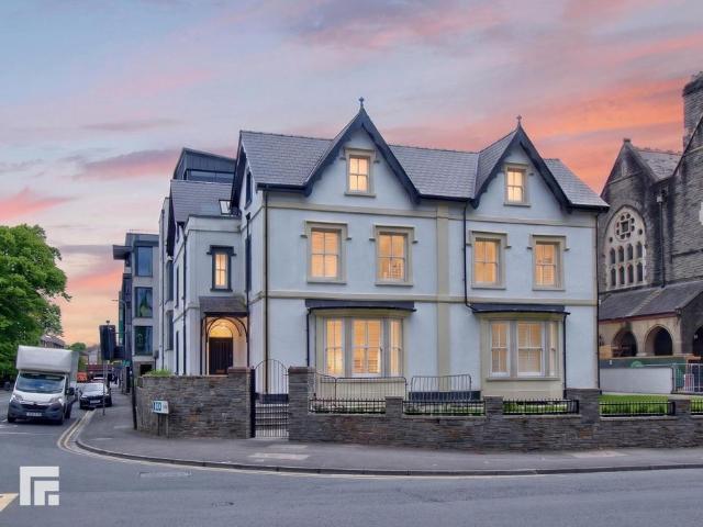 Museum View, Park Place, Cardiff 2 bed duplex to rent £1,800 pcm £415 pw