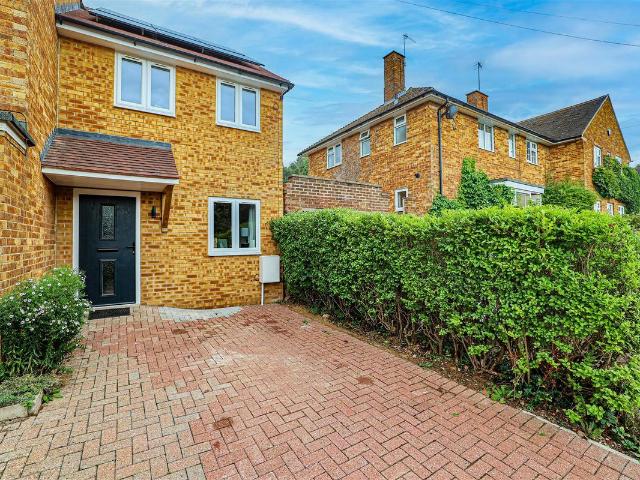 Musk Hill, Hemel Hempstead HP1, 3 bed end terrace house to rent, £2,100 pcm | PrimeLocation