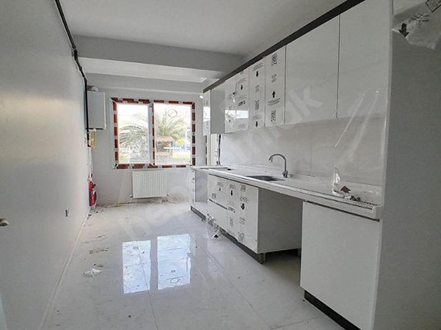 MÜSLÜM EMLAKTAN AMBARLIDA 2+1 SIFIR OTOPARKLI DAİRE