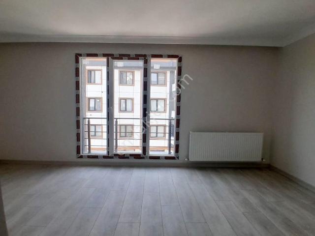 Müslüm Emlaktan Metrobüse Yürüme Mesafesinde 4+2 Dublex