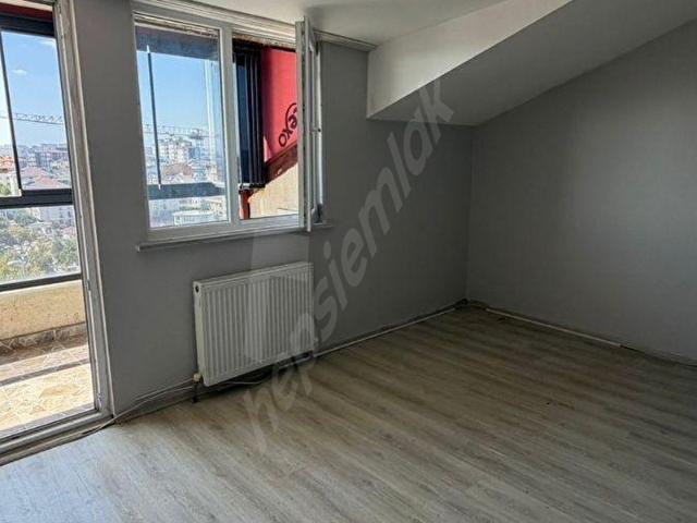 MÜSLÜM EMLAKTAN METROBÜSE YAKIN KİRALIK 2+1 DAİRE YENİ BİNA!