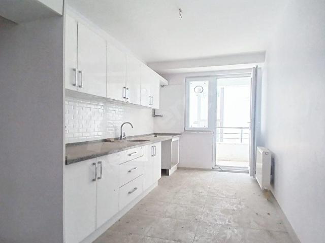 MÜSLÜM EMLAKTAN MERKEZDE KAPALI OTOPARKLI 2+1 ÖN CEPHE DAİRE