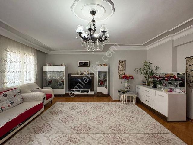 Müslüm Emlkatan D.köşklerde 3+1 Masrafsız Satılık Daire