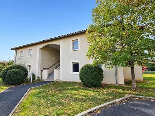 Mussidan 24400 Location appartement 2 pièces t2 au dernier étage terrasse