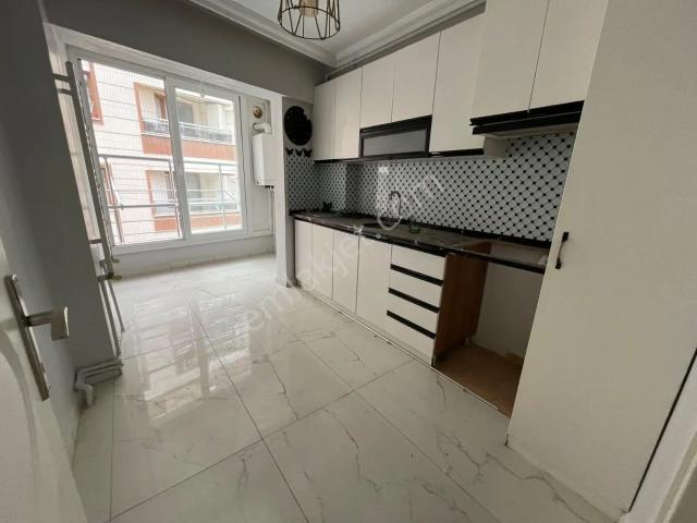 Mutlu Mahallesi Satılık Dubleks 5+1 220 M2 3 Katlının Çatı Dubleksi Full Özelikli Balkonlu Teraslı Ç