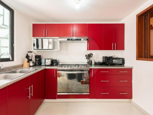 Muy buena casa remodelada en Condominio en venta en Pueblo La Candelaria 3 Rec?maras
