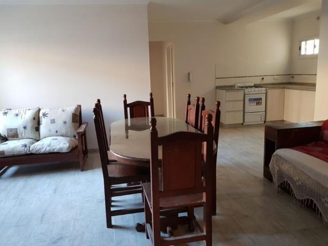 MUY LINDO DEPARTAMENTO EN VILLA CARLOS PAZ, ALQUILER PERMANENTE, 1 Dormitorio con placard
