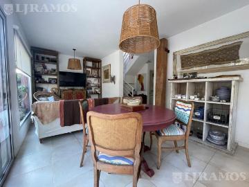 MUY LINDO TRIPLEX ALQUILER ANUAL LA COLINA DE LA HORQUETA LA HORQUETA