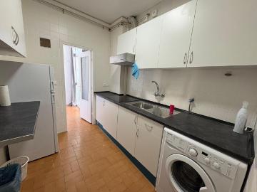Muy soleado, 4 habitaciones súper rentable para alquiler por habitaciones