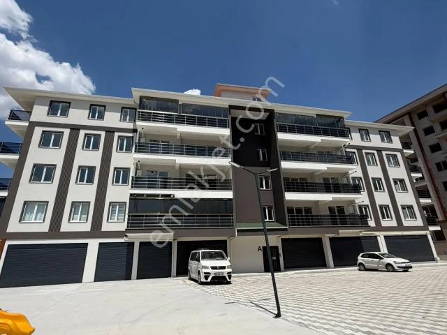 Muzaffertürkeş Te Site İçi Arakat 4+1 Satılık Daire