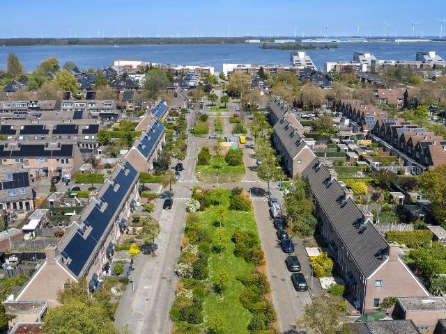 MVGM Te huur: Gooisekust 25, huizen