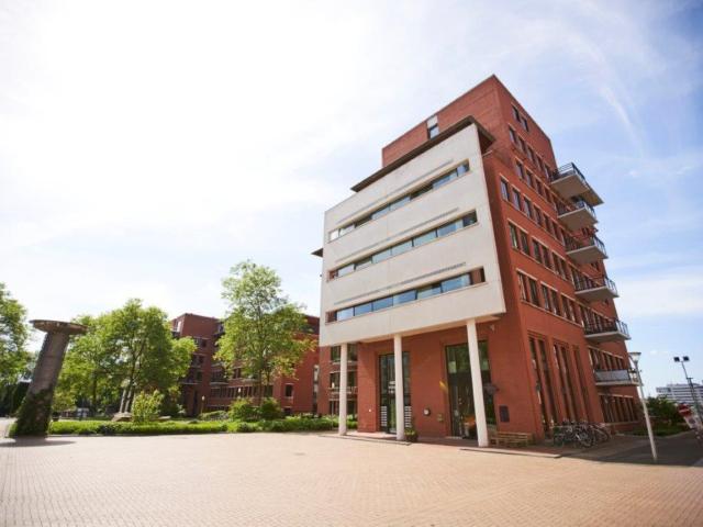 MVGM Te huur: Maanplein 93 b, den haag