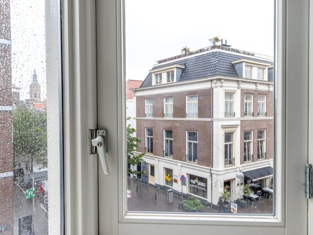 MVGM Te huur: Paviljoensgracht 1 e2, den haag