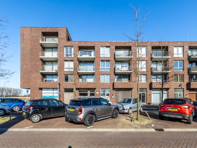 MVGM Te huur: Van der duijn van maasdamweg 136, rotterdam