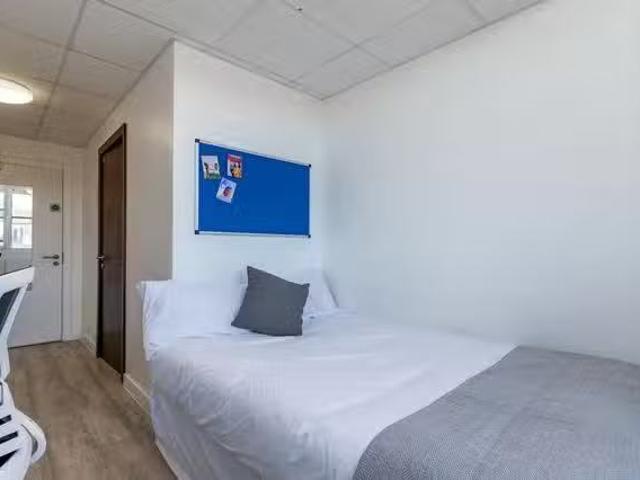 My Pad Paisley En Suite Classic Refurbished