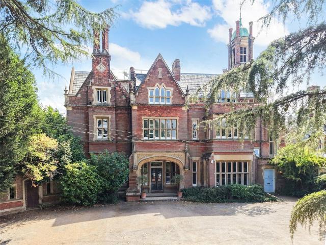 Mynthurst, Leigh, Reigate, Surrey RH2, 4 bed flat to rent, £3,750 pcm | PrimeLocation