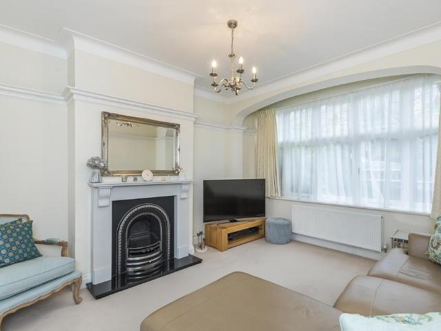 Mycenae Road London SE3 4 bed terraced house to rent £3,800 pcm £877 pw