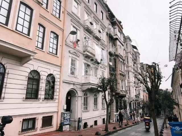 [myd] Galata Dan Boğaz Manzaralı 2+2 Satılık Daire