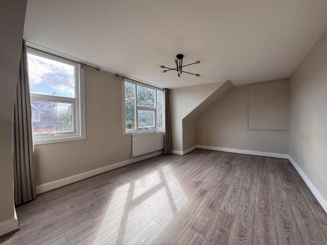 Myddleton Road, London N22, 3 bed flat to rent, £2,500 pcm | PrimeLocation