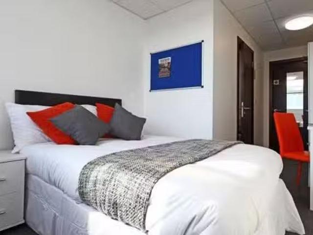 Mypad Paisley En Suite Club Refurbished